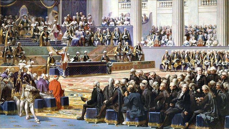 Obraz Augusta Coudera (1790-1873) z 1839 przedstawiający otwarcie stanów generalnych – na tronie na podwyższeniu siedzi Ludwik XVI. Obraz Augusta Coudera (1790-1873) z 1839 przedstawiający otwarcie stanów generalnych – na tronie na podwyższeniu siedzi Ludwik XVI. Źródło: Auguste Couder, 1839, domena publiczna.