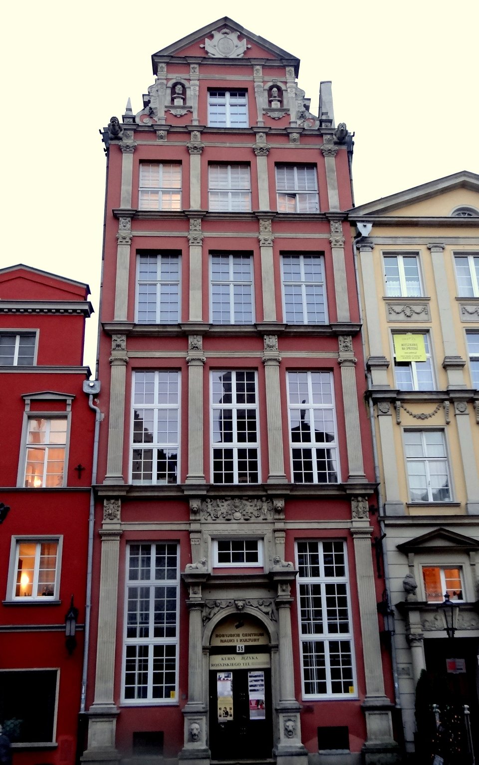Gdańsk – kamienica Lwi Zamek Gdańsk – kamienica Lwi Zamek Źródło: Rafał Peplinski, Wikimedia Commons, licencja: CC BY 3.0.