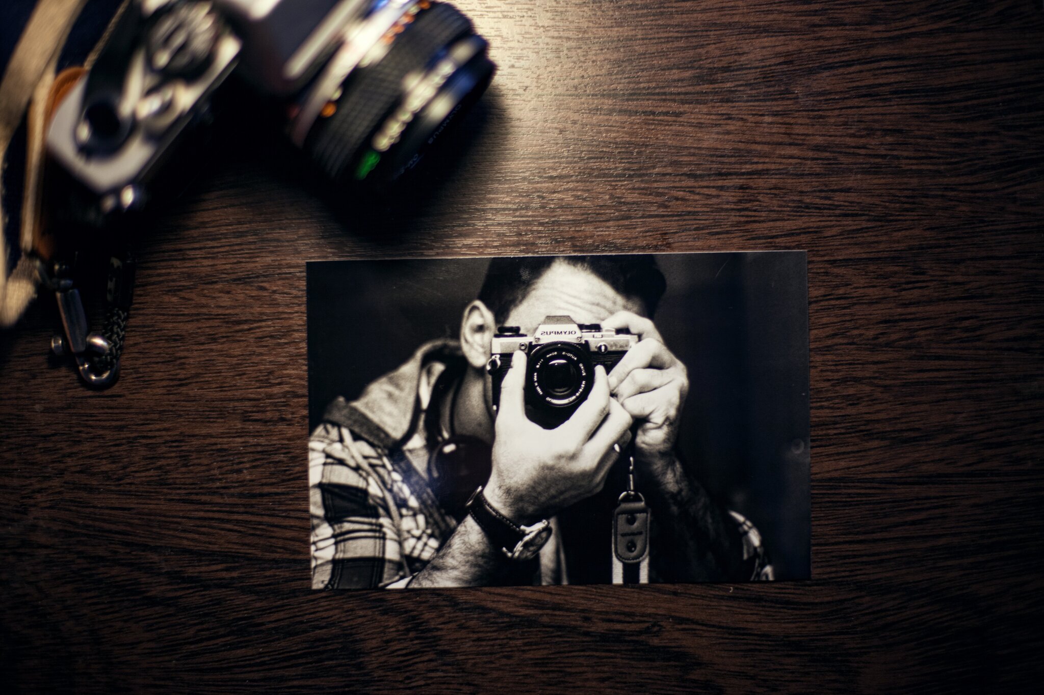 Autoportret fotografa Źródło: pexels, Autoportret fotografa, licencja: CC 0.