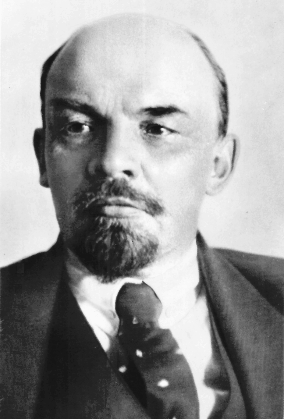 Lider Rosyjskiej Partii Komunistycznej (bolszewików) Źródło: Lider Rosyjskiej Partii Komunistycznej (bolszewików), 1918, domena publiczna.