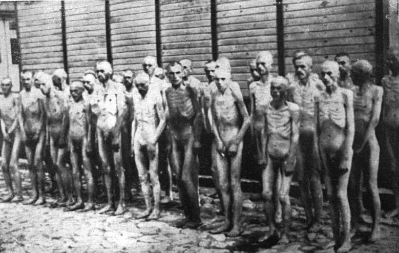 Grupa żołnierzy radzieckich w hitlerowskich obozach śmierci Źródło: Grupa żołnierzy radzieckich w hitlerowskich obozach śmierci, Fotografia, Bundesarchiv, licencja: CC BY-SA 3.0.