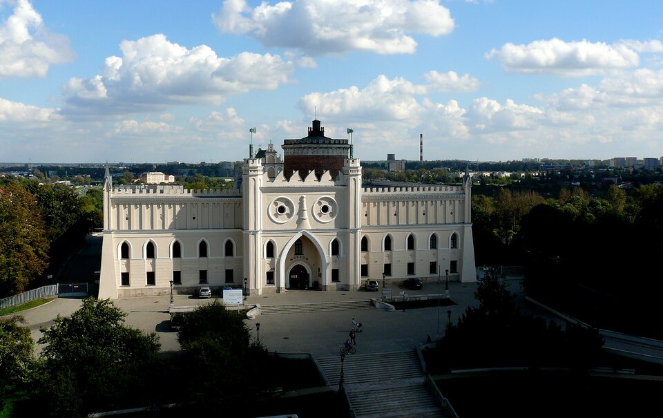 zdjęcie przedstawia ścianę frontową zamku w Lublinie