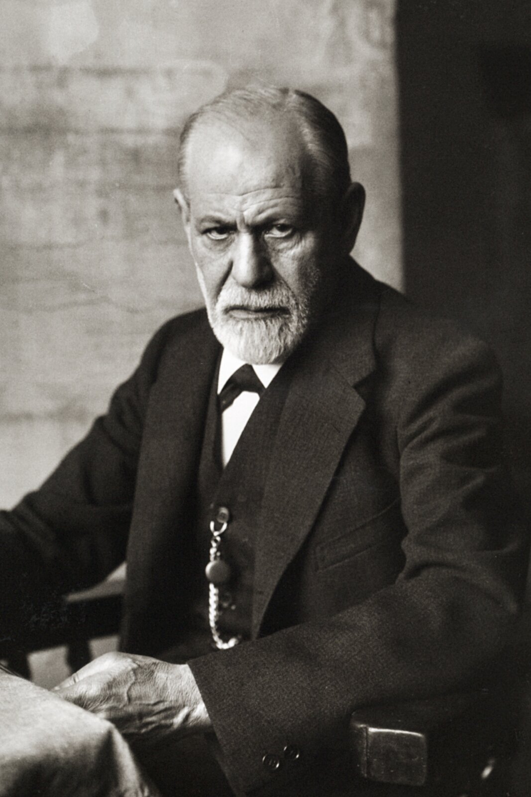 Sigmund Freud Źródło: Ferdinand Schmutzer, Sigmund Freud, 1926, domena publiczna.