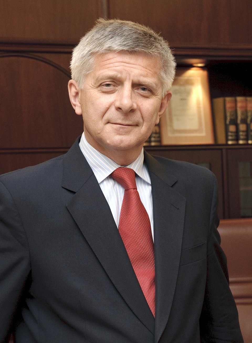 Marek Belka, Prezes Narodowego Banku Polskiego od 11 czerwca 2010 roku Marek Belka, Prezes Narodowego Banku Polskiego od 11 czerwca 2010 roku Źródło: Archiwum NBP, licencja: CC BY-SA 2.0.