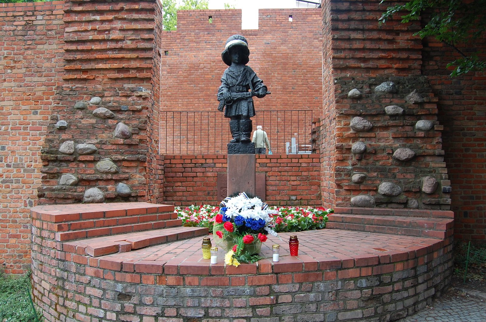 Pomnik Małego Powstańca Pomnik Małego Powstańca Źródło: Kalinka261015, licencja: CC BY-SA 3.0.