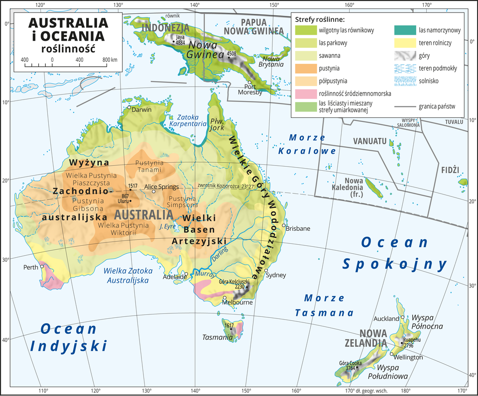 Ilustracja przedstawia mapę roślinności Australii i Oceanii. Kolorami oznaczono następujące strefy roślinne: wilgotny las równikowy, las parkowy, sawanna, pustynia, półpustynia, roślinność śródziemnomorska, las liściasty i mieszany strefy umiarkowanej, las namorzynowy. Wzdłuż równika (Nowa Gwinea) wilgotne lasy równikowe i lasy namorzynowe. W centrum i na wschodzie Australii pustynie i półpustynie. Dookoła sawanna. Na wschodnim wybrzeżu lasy parkowe i tereny rolnicze. Na najdalej wysuniętych na południe krańcach kontynentu – roślinność śródziemnomorska i tereny rolnicze. Na mapie południki i równoleżniki. Dookoła mapy w białej ramce opisano współrzędne geograficzne co dziesięć stopni. W legendzie umieszczono i opisano kolory użyte na mapie.