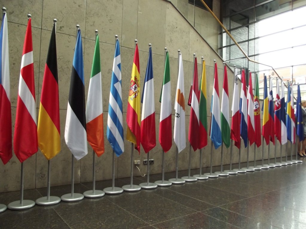 Flagi państw członkowskich UE Źródło: DrabikPany, Flagi państw członkowskich UE, licencja: CC BY 2.0.