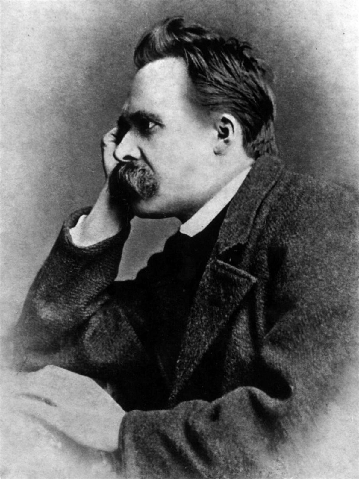 Portret Friedricha Nietzschego Portret Friedricha Nietzschego Źródło: Gustav-Adolf Schultze, 1882, domena publiczna.
