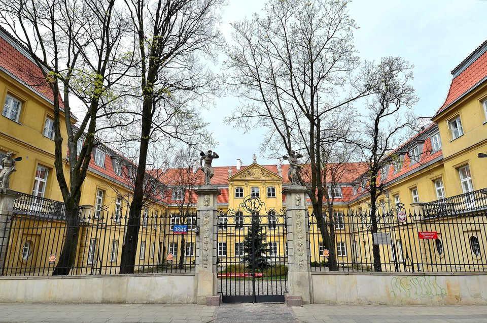 Pałac Teppera w Warszawie przy ul. Miodowej. Pałac Teppera w Warszawie przy ul. Miodowej. Źródło: Adrian Grycuk, Wikimedia Commons, licencja: CC BY-SA 3.0.