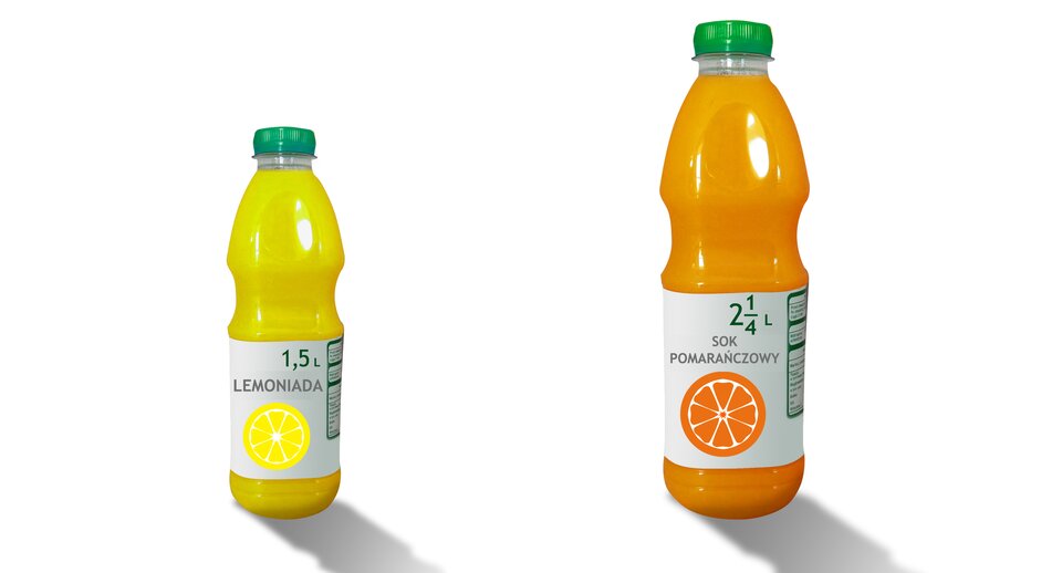 Rysunek dwóch butelek z napojami. Lemoniada - 1,5 litra, sok pomarańczowy - dwie całe i jedna czwarta litra.