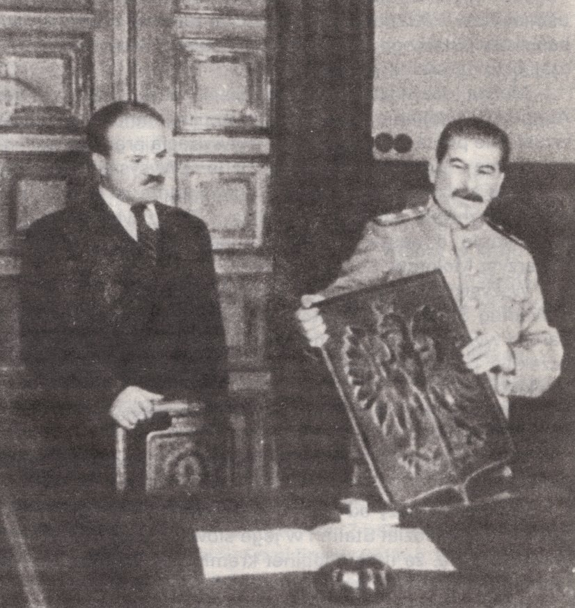 Zdjęcie opublikowane w ZSRR przez agencję TASS 15 listopada 1944. i przez "Głos Ludu" w Lublinie Zdjęcie opublikowane w ZSRR przez agencję TASS 15 listopada 1944. i przez "Głos Ludu" w Lublinie Źródło: TASS, domena publiczna.