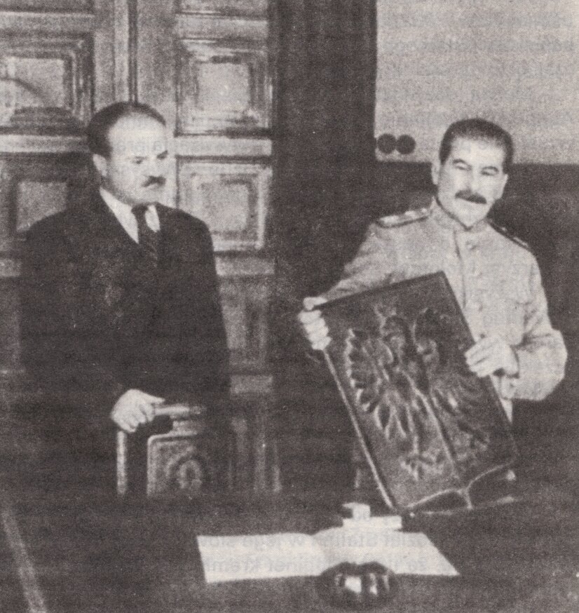 Zdjęcie opublikowane w ZSRR przez agencję TASS 15 listopada 1944. i przez "Głos Ludu" w Lublinie Zdjęcie opublikowane w ZSRR przez agencję TASS 15 listopada 1944. i przez "Głos Ludu" w Lublinie Źródło: TASS, domena publiczna.