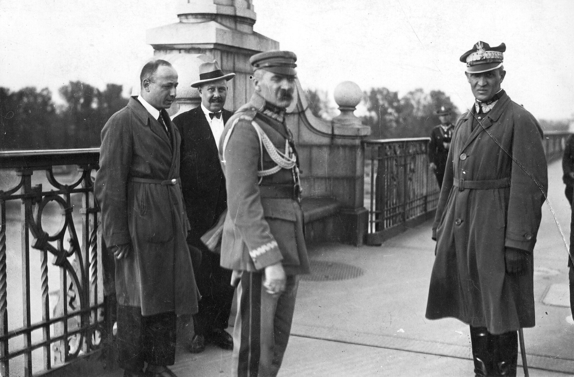 Spotkanie Józefa Piłsudskiego ze Stanisławem Wojciechowskim Spotkanie Józefa Piłsudskiego ze Stanisławem Wojciechowskim Źródło: domena publiczna.
