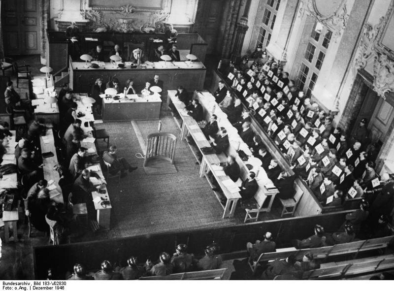 Kadra obozów koncentracyjnych sądzona w Norymberdze Kadra obozów koncentracyjnych sądzona w Norymberdze Źródło: licencja: CC BY-SA 3.0.