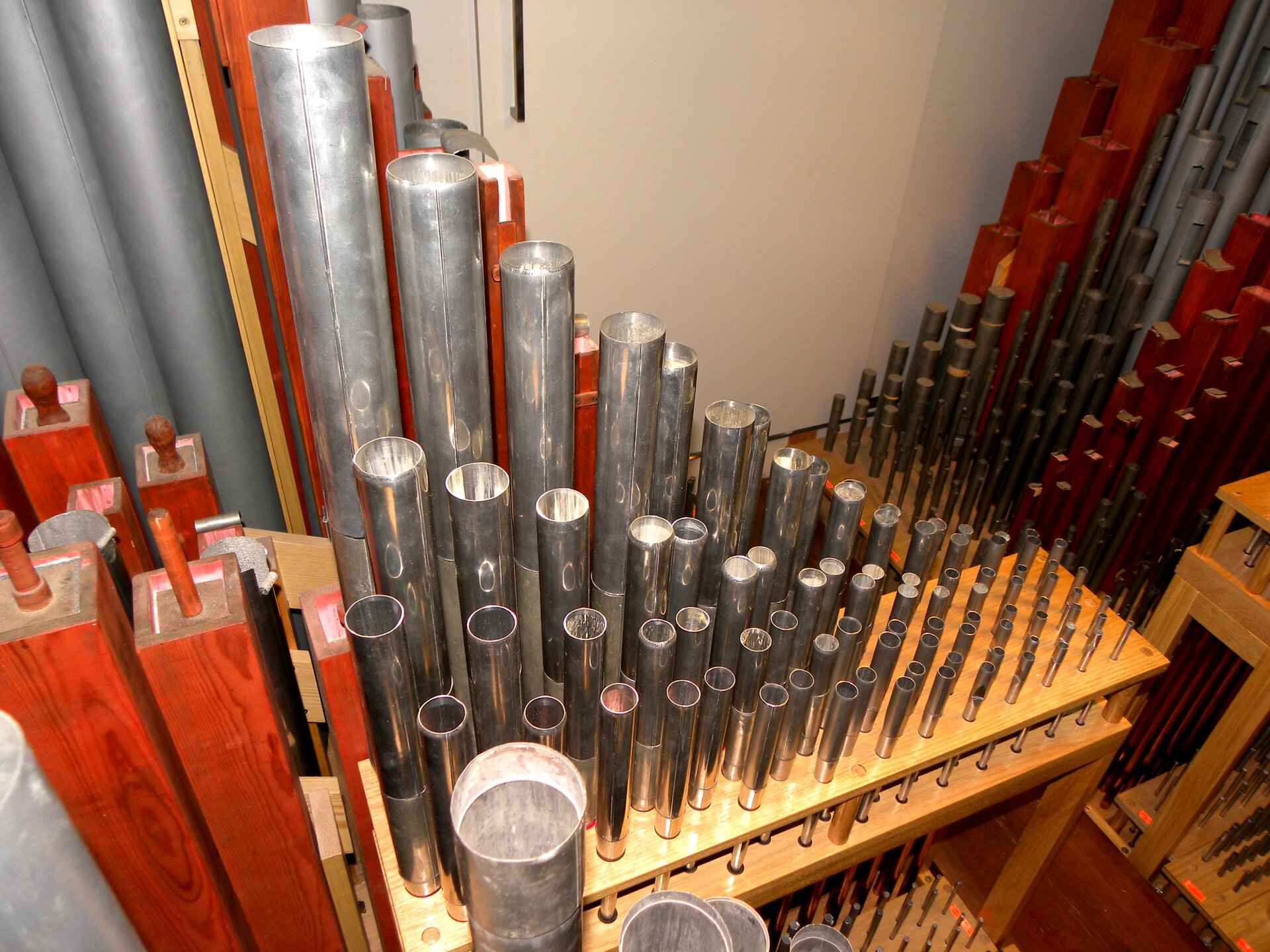 Piszczałki organowe drewniane i metalowe