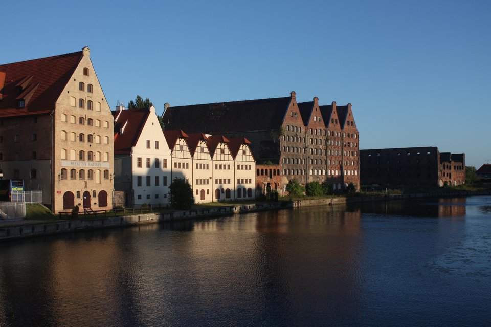 Wyspa spichlerzy w Gdańsku Wyspa spichlerzy w Gdańsku Źródło: Ludwig Schneider, Wikimedia Commons, licencja: CC BY-SA 3.0.