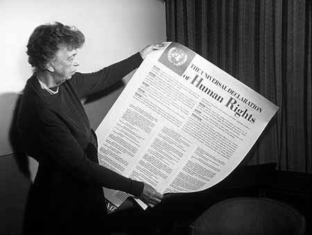 Eleanor Roosevelt z Powszechną deklaracją praw człowieka