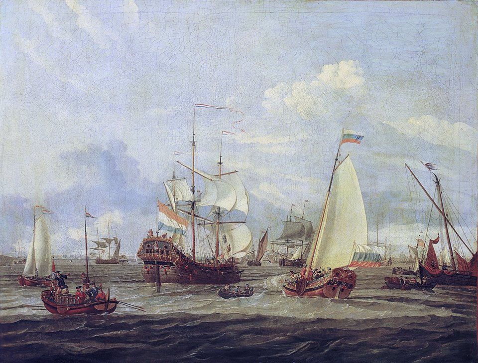 Inspekcja statków pod Amsterdamem Obraz Abrahama Storcka (1644-1708) pokazujący inspekcję statków pod Amsterdamem przeprowadzoną przez Piotra I. Obecnie płótno znajduje się w Narodowym Muzeum Morskim w Londynie. Źródło: Abraham Storck, Inspekcja statków pod Amsterdamem, ok. 1700, olej na płótnie, National Maritime Museum, domena publiczna.