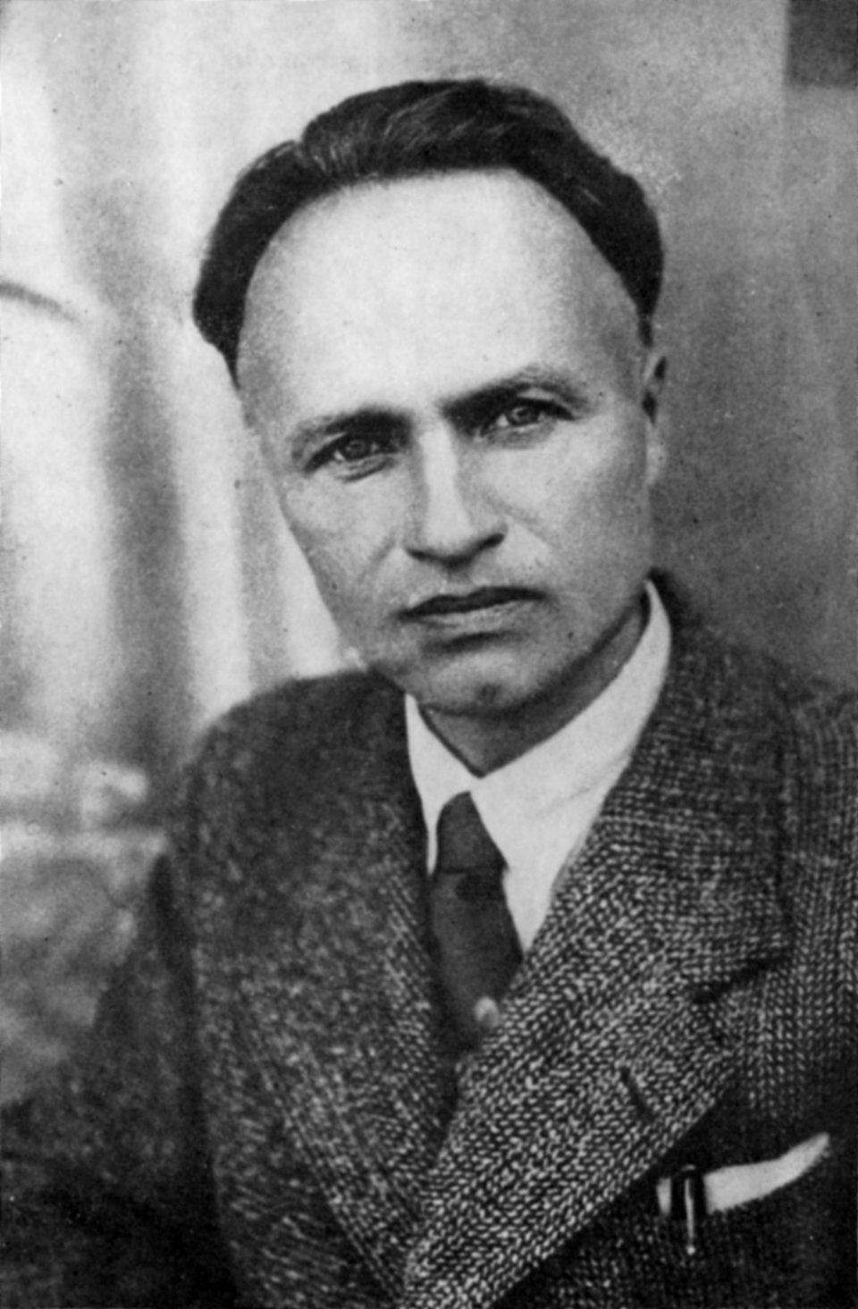 Julian Przyboś - portret Źródło: domena publiczna.