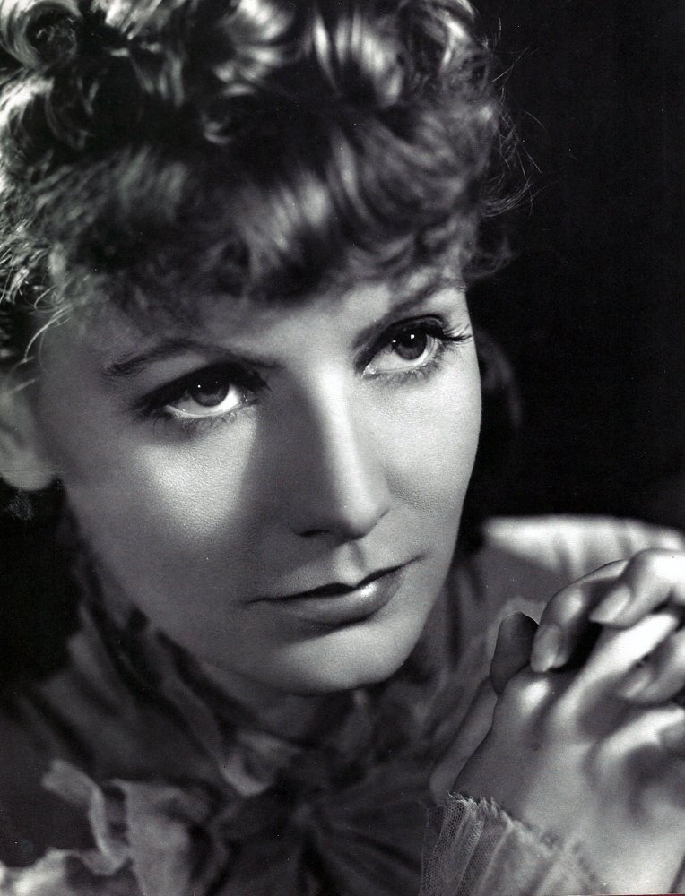 Greta Garbo jako Anna Karenina Źródło: Metro-Goldwyn-Mayer, Greta Garbo jako Anna Karenina, Fotografia, domena publiczna.