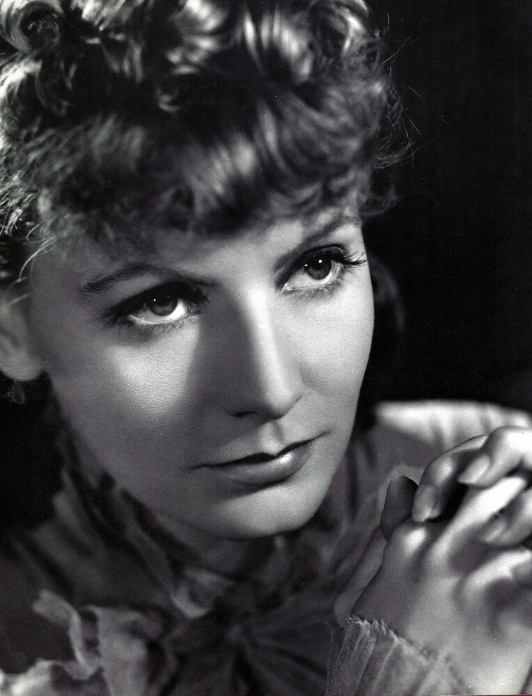 Greta Garbo jako Anna Karenina Źródło: Metro-Goldwyn-Mayer, Greta Garbo jako Anna Karenina, Fotografia, domena publiczna.