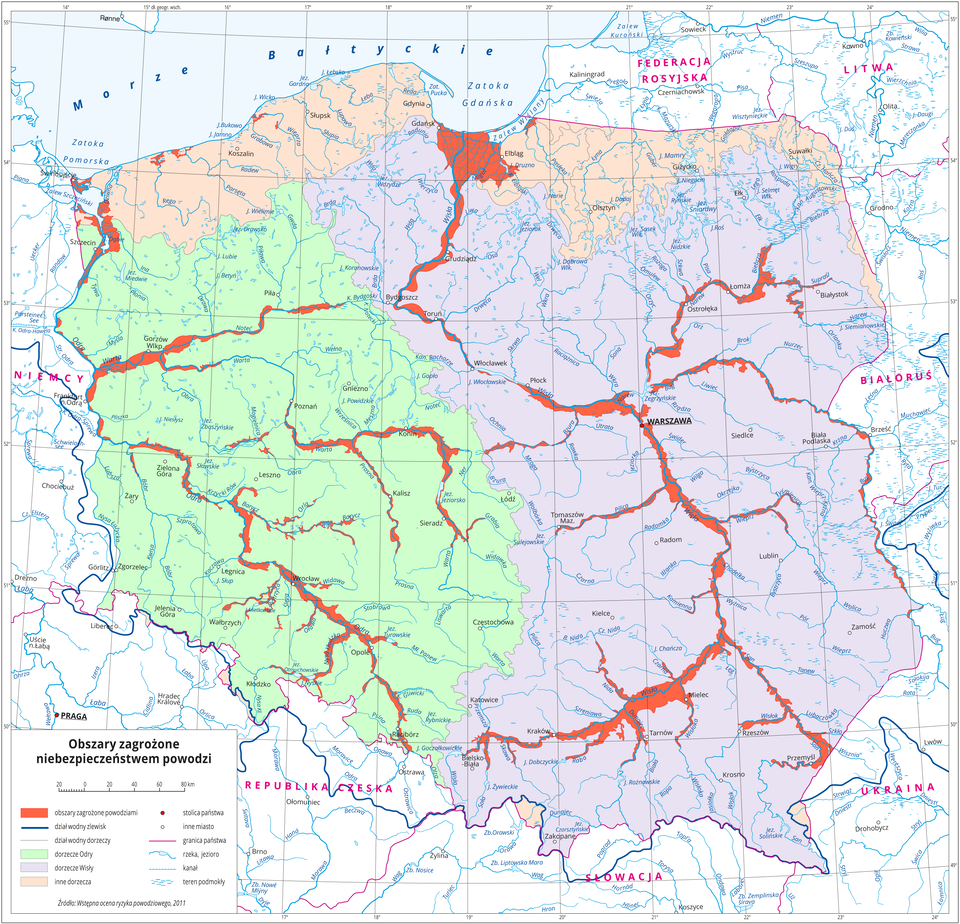 Mapa terenu Polski prezentująca obszary najbardziej zagrożone wystąpieniem zjawiska powodzi. Kraj został podzielony kolorami na obszary dorzeczy Wisły, Odry oraz innych rzek, a miejsca szczególnie zagrożone wyróżniono czerwoną barwą. Z mapy wynika, że praktycznie całe obszary przyległe do koryt dwóch największych rzek kraju, a także wielu innych znajdują się w strefach zagrożenia powodziami.