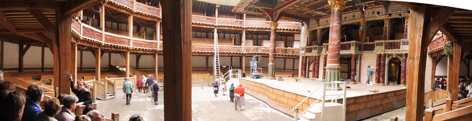 na zdjęciu przedstawiona została Panorama Teatru Globe w Londynie
