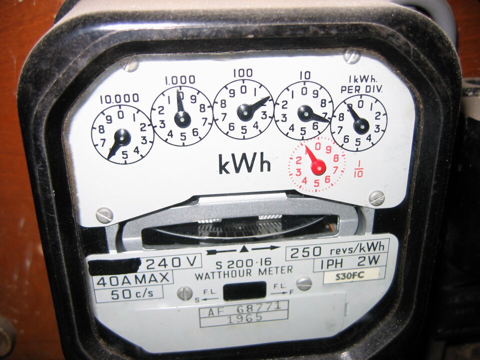 Zdjęcie fragmentu licznika energii elektrycznej
