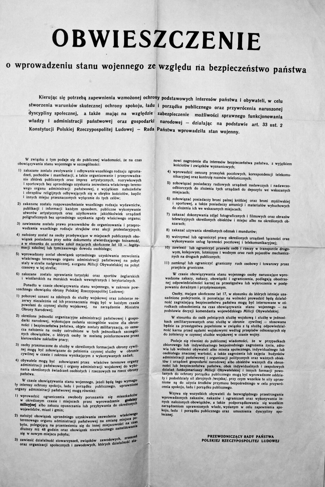 Stan wojenny - obwieszczenie Źródło: domena publiczna.