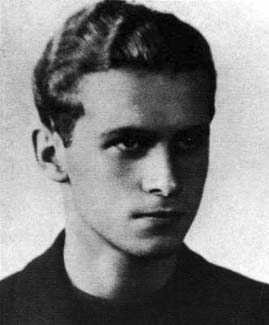 Krzysztof Kamil Baczyński Krzysztof Kamil Baczyński Źródło: domena publiczna.