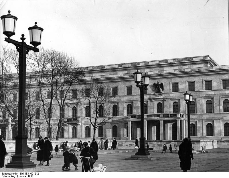 Miejsce podpisania traktatu monachijskiego Miejsce podpisania traktatu monachijskiego Źródło: Bundesarchiv, Bild 183-H01212, licencja: CC BY-SA 3.0.