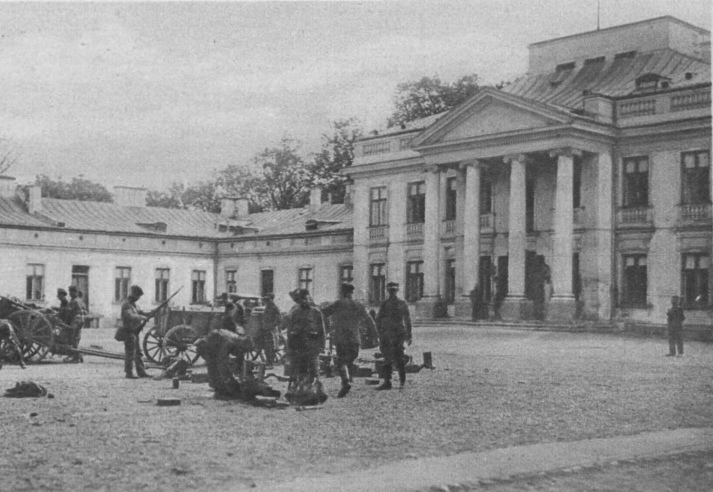 Wojska pod Belwederem Wojska pod Belwederem Źródło: domena publiczna.