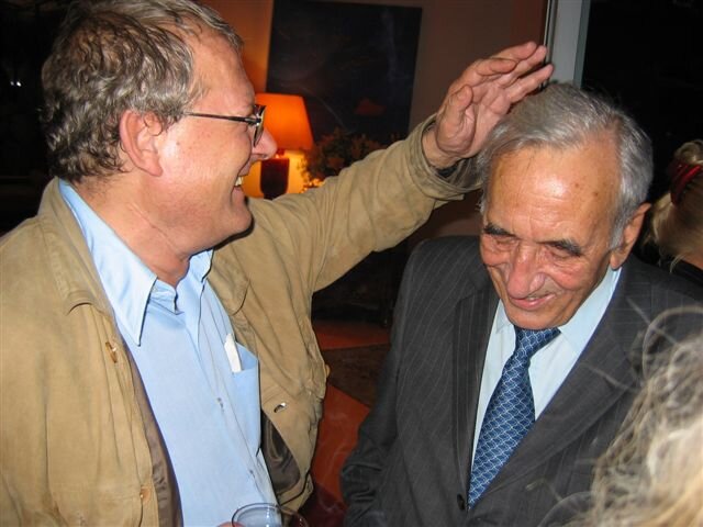Adam Michnik, redaktor naczelny „Gazety Wyborczej” i zaproponowany przez niego kandydat na premiera, Tadeusz Mazowiecki Źródło: Mariusz Kubik, Adam Michnik, redaktor naczelny „Gazety Wyborczej” i zaproponowany przez niego kandydat na premiera, Tadeusz Mazowiecki, 2004, Fotografia, licencja: CC BY-SA 3.0.
