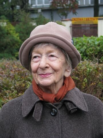 Szymborska Źródło: Mariusz Kubik, fotografia barwna, licencja: CC BY 3.0.