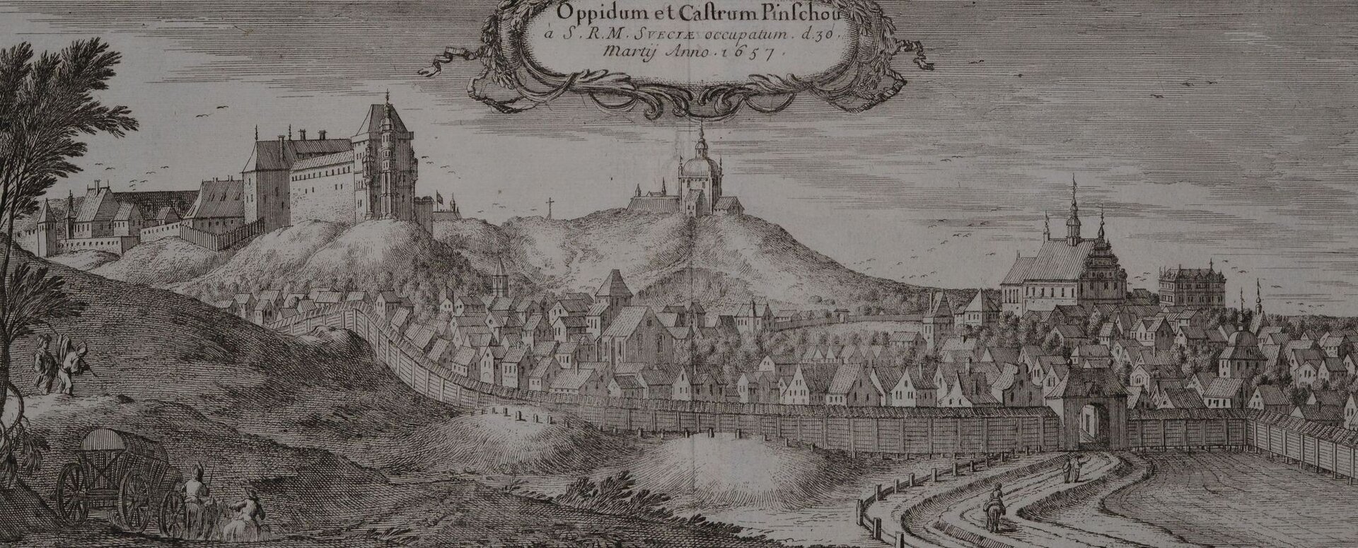 Widok Pińczowa Miasto Pińczów było centrum ruchu reformacyjnego w latach ok. 1556–1586. Działało tu słynne kalwińskie gimnazjum i drukarnia, w której drukował swoje dzieła m.in. Andrzej Frycz Modrzewski. Po odkupieniu miasta przez biskupa krakowskiego Piotra Myszkowskiego w 1586 r. nastąpiła gwałtowna rekatolicyzacja. Do miasta powrócili wypędzeni wcześniej paulini, zlikwidowano gimnazjum i drukarnię. Źródło: Erik Dahlbergh, Widok Pińczowa, 1657, domena publiczna.
