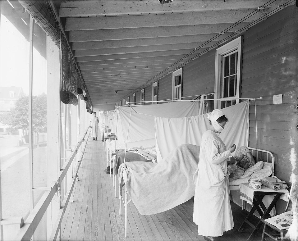Epidemia grypy hiszpanki Źródło: Harris & Ewing photographers, Epidemia grypy hiszpanki, 1918 - 1919, domena publiczna.