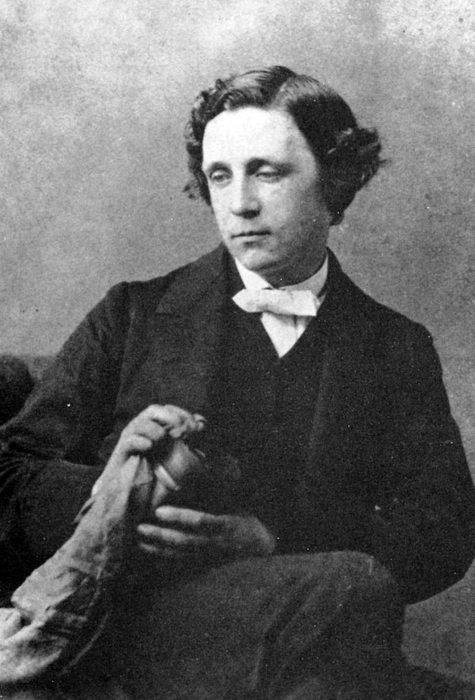 Lewis Carroll - portret do biogramu Źródło: domena publiczna.
