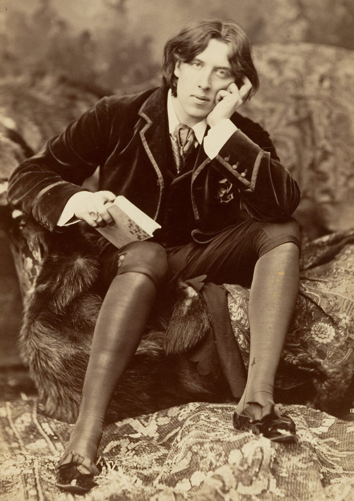 Portret Oscara Wilde'a Portret Oscara Wilde'a Źródło: Napoleon Sarony, ok. 1882, domena publiczna.
