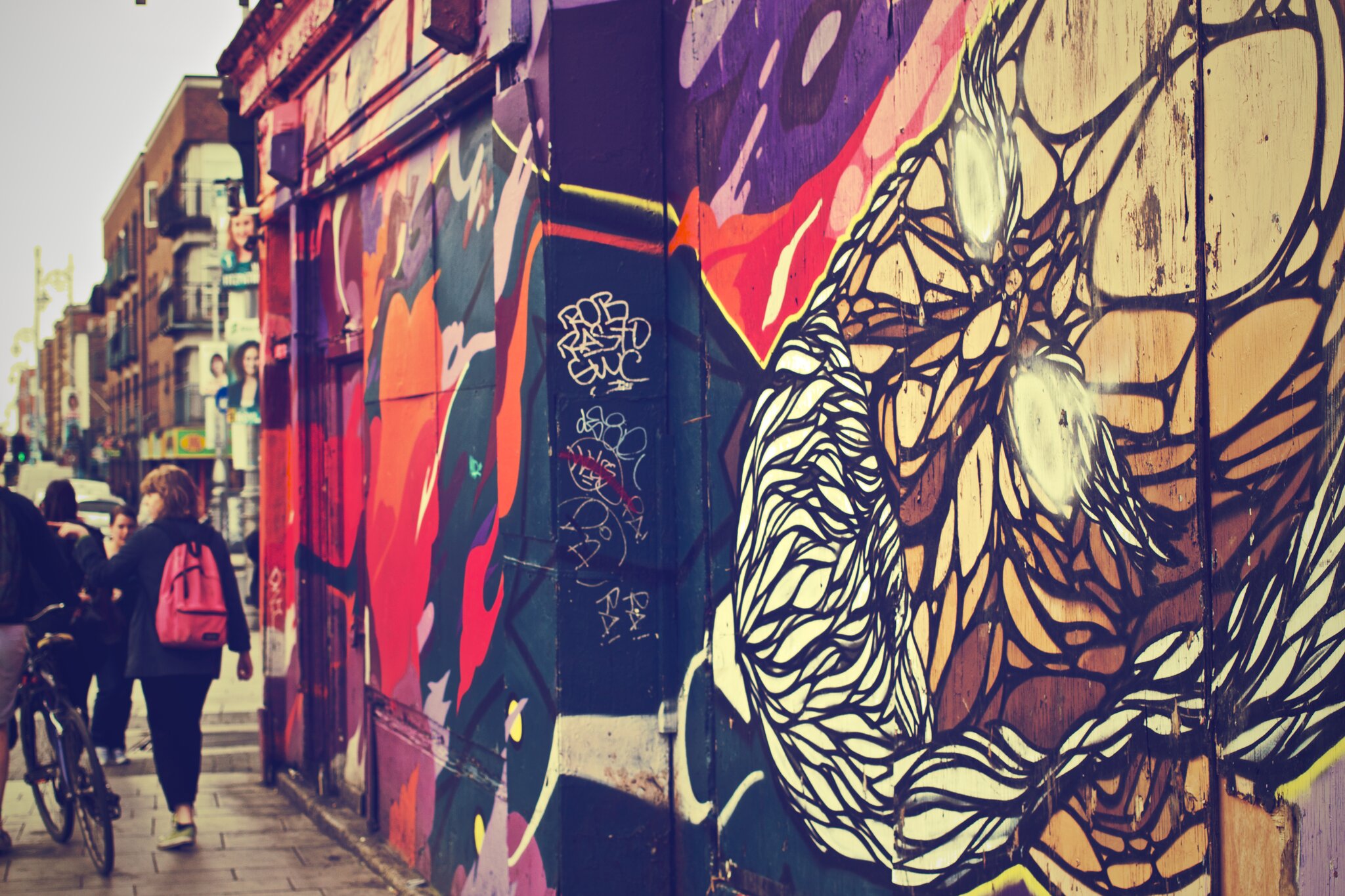 Uliczne graffiti Źródło: pexels, Uliczne graffiti, licencja: CC 0.