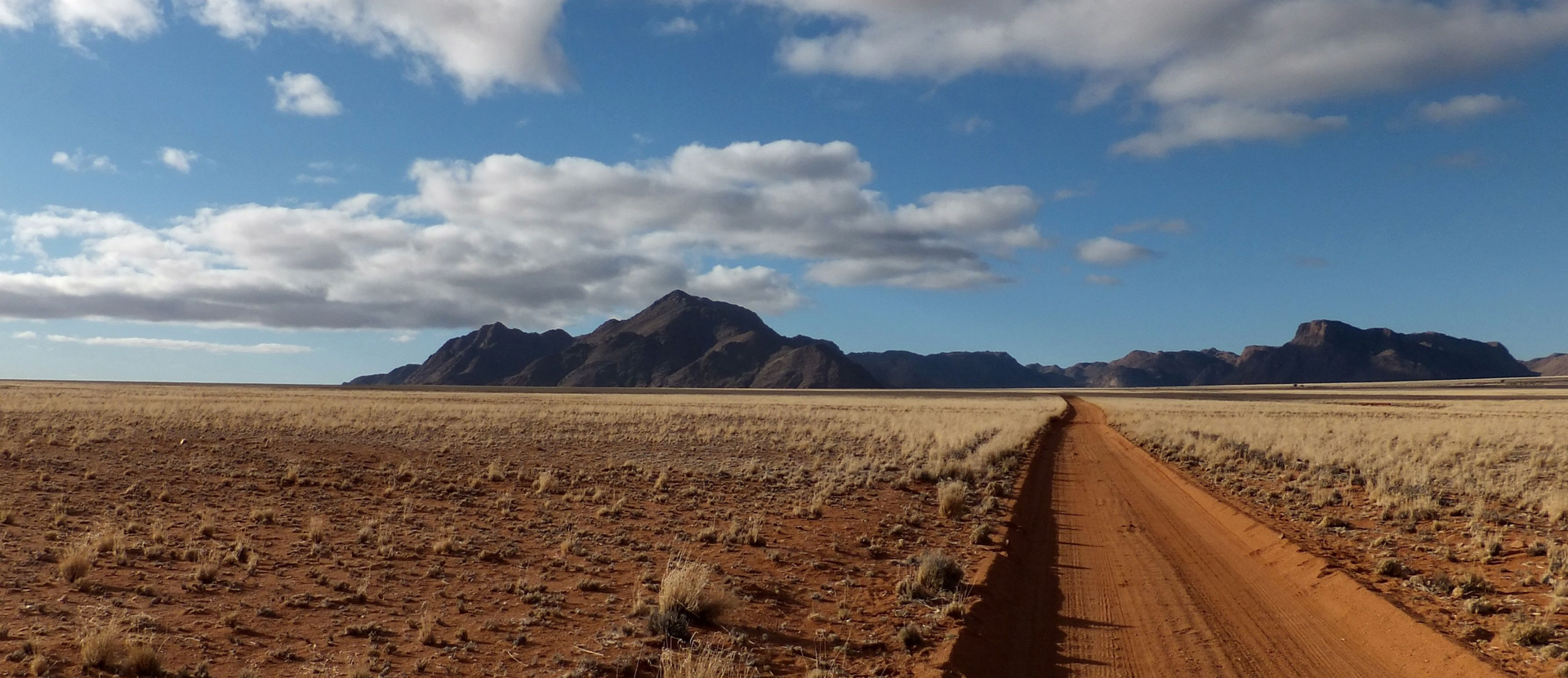 Krajobraz w Namibii Krajobraz w Namibii Źródło: licencja: CC 0.