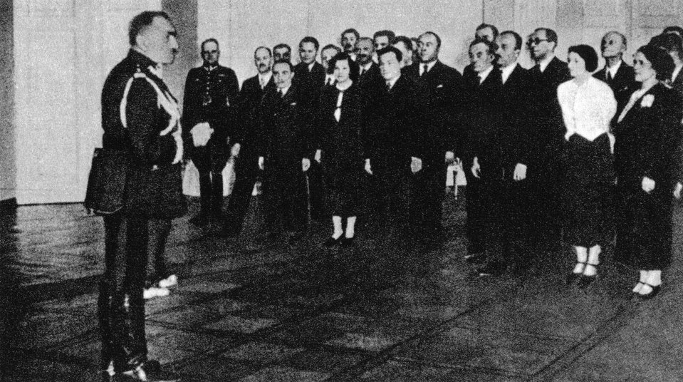 Felicjan Sławoj Składkowski przemawia do urzędników Prezydium Rady Ministrów