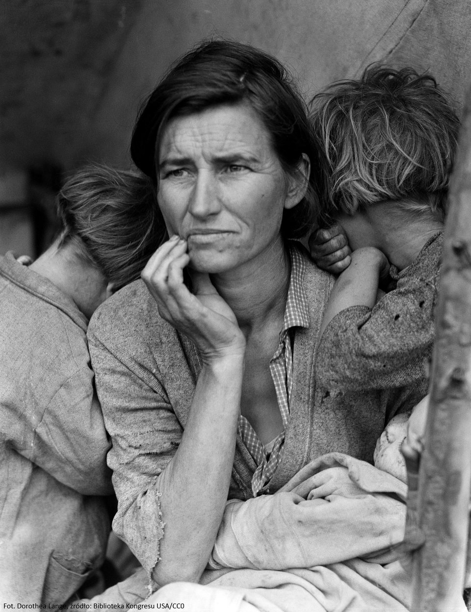 Migrująca matka Źródło: Dorothey Lange, Migrująca matka, Fotografia, Biblioteka Kongresu Stanów Zjednoczonych, domena publiczna.