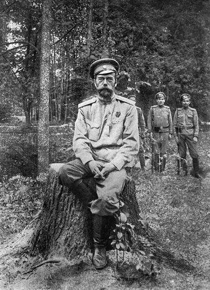 Mikołaj II po abdykacji Źródło: Mikołaj II po abdykacji, 1917, domena publiczna.