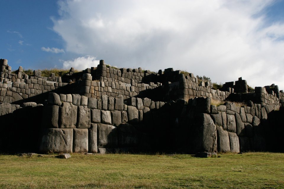 Twierdza nieopodal Cusco Sacsayhuamán Twierdza nieopodal Cusco Sacsayhuamán Źródło: Esoltas, domena publiczna.