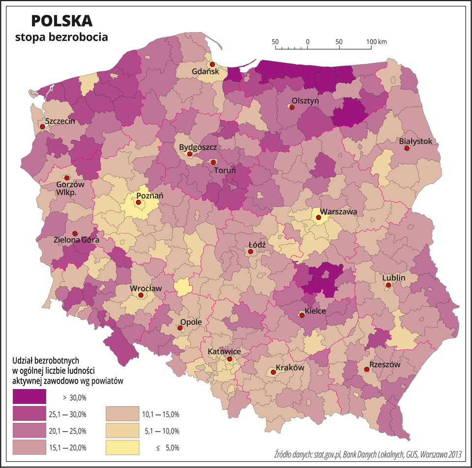 Ilustracja przedstawia mapę Polski z podziałem na województwa i powiaty. Na mapie przedstawiono stopę bezrobocia. Granice województw zaznaczone są czerwoną linią. Granice powiatów zaznaczone są czarną linią. Odcieniami koloru różowego i żółtego przedstawiono udział bezrobotnych w ogólnej liczbie ludności aktywnej zawodowo. Najciemniejszy kolor różowy oznacza największe bezrobocie – powyżej trzydziestu procent i występuje w województwie warmińsko-mazurskim i kieleckim. Duże bezrobocie występuje również w województwie zachodniopomorskim i dolnośląskim. Bezrobocie poniżej dziesięciu procent występuje w województwie wielkopolskim, mazowieckim i części województwa śląskiego. Czerwonymi kropkami zaznaczono miasta wojewódzkie. Po lewej stronie mapy na dole w legendzie umieszczono kolorowe prostokąty i opisano udział bezrobotnych w ogólnej liczbie ludności aktywnej zawodowo. Kolor ciemnoróżowy oznacza bezrobocie powyżej trzydziestu procent im jaśniejszy kolor różowy tym bezrobocie mniejsze – do piętnastu procent, kolory przechodzące w żółte oznaczają bezrobocie poniżej piętnastu procent, a kolor żółty – najniższe bezrobocie – poniżej pięciu procent.