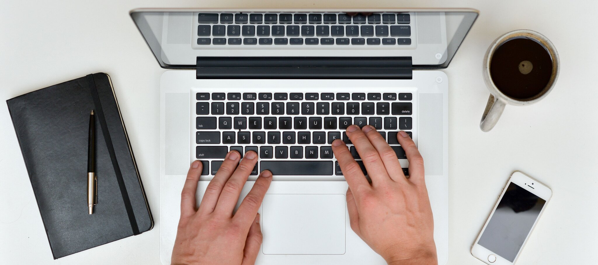 Pisanie na laptopie Źródło: licencja: CC 0.
