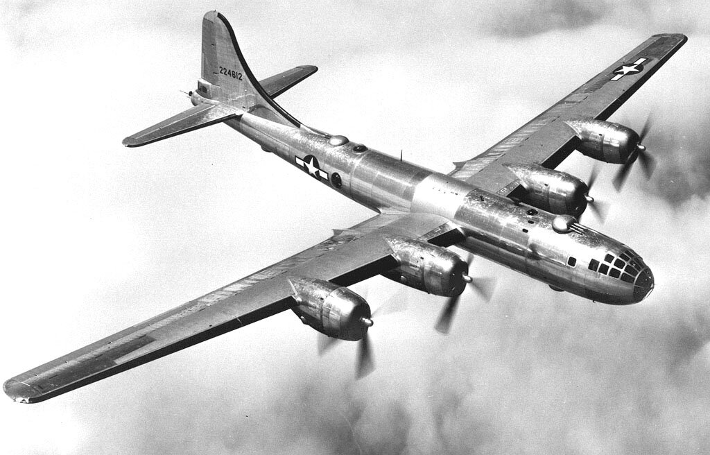 Boeing B-29 Superfortress (Superforteca) – amerykański ciężki bombowiec strategiczny Boeing B-29 Superfortress (Superforteca) – amerykański ciężki bombowiec strategiczny Źródło: domena publiczna.