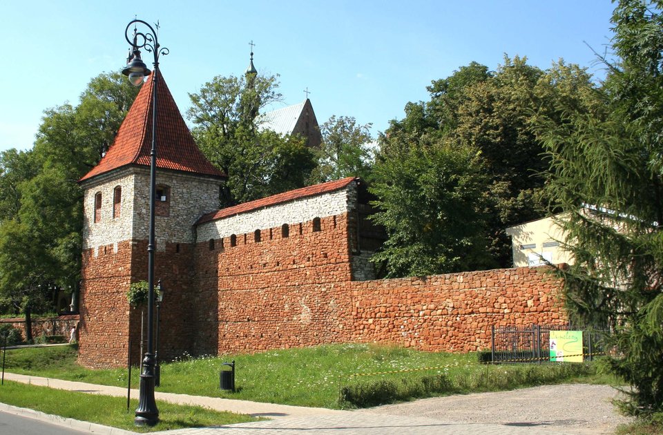 Mury obronne w Olkuszu Mury obronne w Olkuszu Źródło: Ufoizba, Wikimedia Commons, licencja: CC BY-SA 3.0.