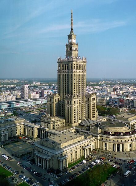 Pałac Kultury i Nauki w Warszawie Pałac Kultury i Nauki w Warszawie Źródło: licencja: CC BY 4.0.