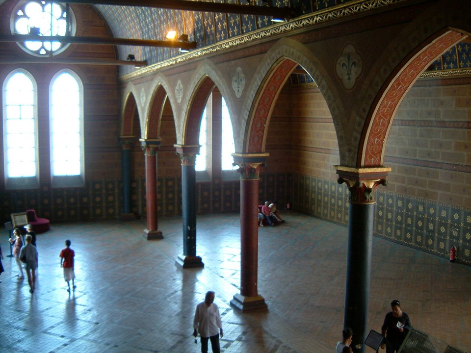 Wielka sala w zamku w Blois, w której odbyły się zgromadzenia Stanów Generalnych Francji w l. 1576-1577. Wielka sala w zamku w Blois, w której odbyły się zgromadzenia Stanów Generalnych Francji w l. 1576-1577. Źródło: Christophe Finot, Wikimedia Commons, licencja: CC BY-SA 2.5.